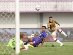 Persita Tangerang Menang Melawan Persis Solo dengan 2 Gol Bunuh Diri dari Alexis Messidoro