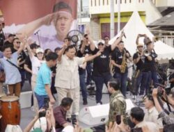 Prabowo Bertemu Para Nelayan di Pantai Cilincing Jakarta Utara