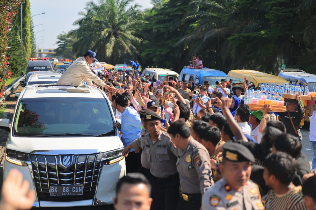 Ribuan Masyarakat Kepulauan Riau Bersemangat Menyambut Kedatangan Prabowo Subianto