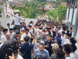 Ratusan Warga Sambut Iwan Bule saat Pulang Kampung