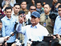 Prabowo Subianto Mencoblos di TPS: Menyuarakan Suara Hati, Memelihara TPS, Menjunjung Tertib, Menjaga Damai, dan Kedamaian.