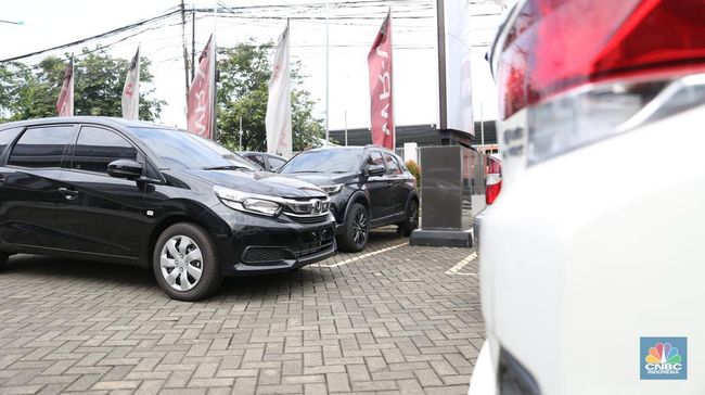 Penjualan Mobil di Indonesia Semakin Turun Drastis, Ini Tanggapan Bos Toyota