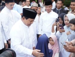 Iduladha 1445 H, Prabowo Subianto Berdialog dengan Warga di Hambalang Bogor