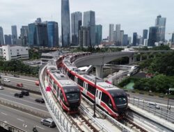 Selama Libur Panjang, LRT Diserbu Warga dan Melayani 112 Ribu Orang