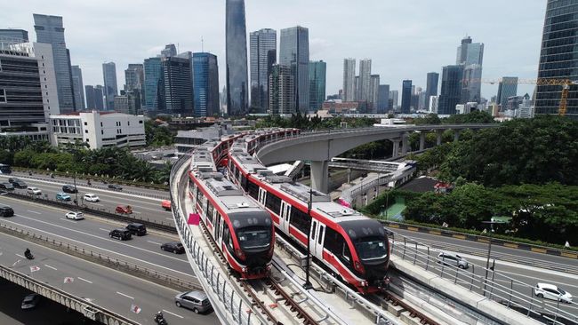 Selama Libur Panjang, LRT Diserbu Warga dan Melayani 112 Ribu Orang