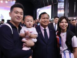 Prabowo Subianto’s Moment Meeting Greysia Polii and Family in Paris