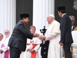 Prabowo Subianto Memposting Kisah Bersalaman dengan Paus Fransiskus: Indonesia Diberkahi dengan Keberagaman dan Harmoni