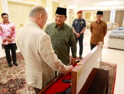 After touring four countries, Prabowo Subianto proceeds to Malaysia, initiating his visit with a meeting with Sultan Ibrahim