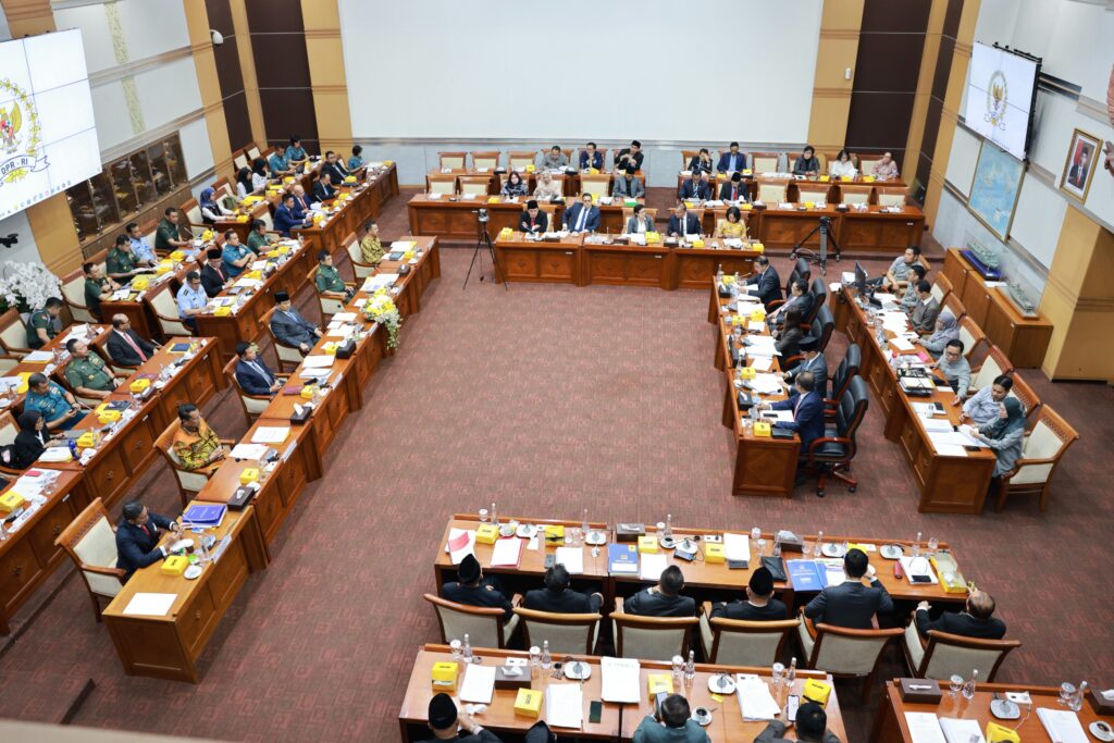 Rapat Terakhir Prabowo Subianto di DPR Diikuti Semua Fraksi dan Diberi Doa