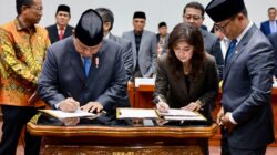 All Factions Attend and Offer Prayers at Prabowo Subianto’s Final DPR Session