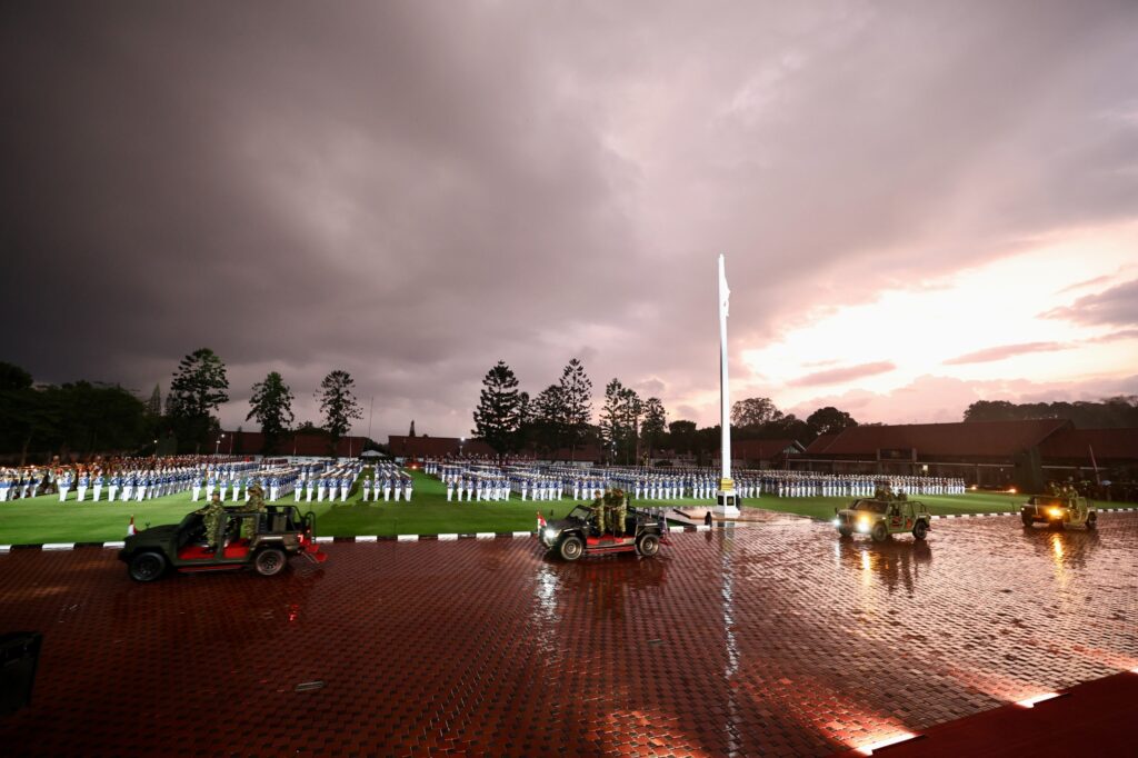 Prabowo Subianto Marches Through the Rain with Cabinet Generals: “Leaders Should Be Wet if Soldiers Are Wet”