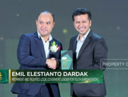 Emil Dardak Meraih Penghargaan sebagai Emerging Leader in Local Government