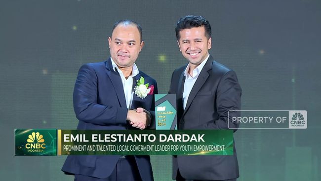 Emil Dardak Meraih Penghargaan sebagai Emerging Leader in Local Government