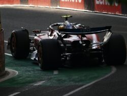 Pengereman Kunci Sukses Hamilton di Baku: Kisah Terobosannya